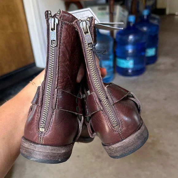 Frye Women’s Above Ankle Boots - Picture 10 of 10